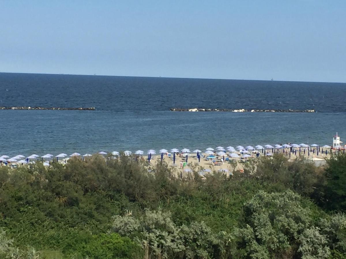 Belvedere Lido Adriano Luaran gambar
